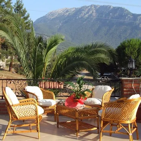 Otel Leytur 3*